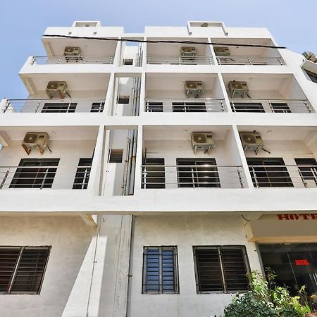 Oyo 18807 Vrajbhoomi Hotel Somnath Ngoại thất bức ảnh