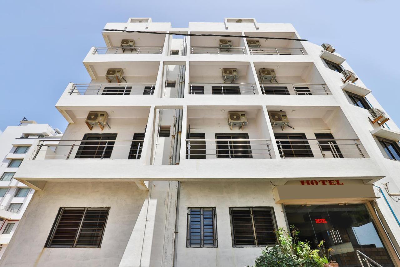 Oyo 18807 Vrajbhoomi Hotel Somnath Ngoại thất bức ảnh