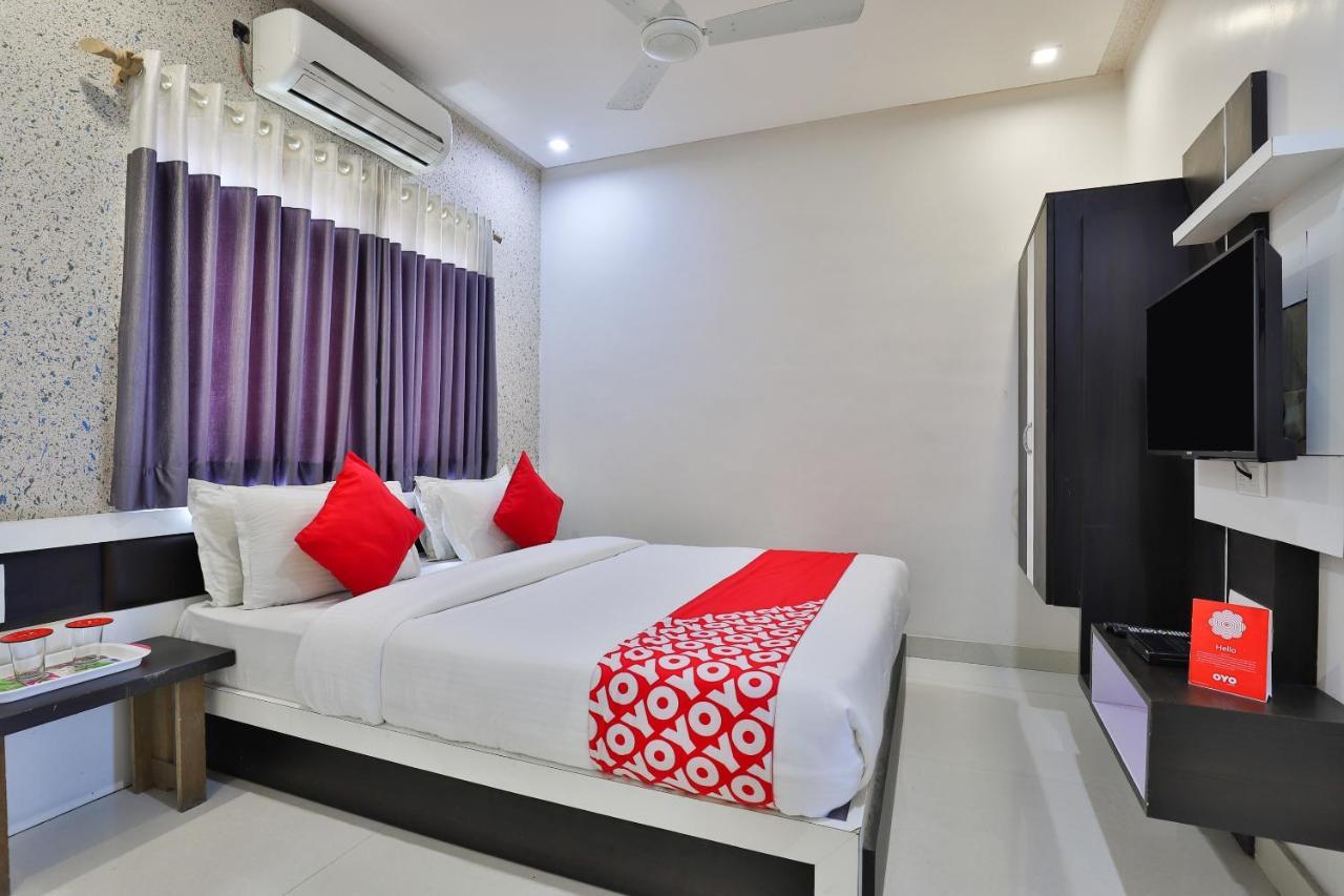 Oyo 18807 Vrajbhoomi Hotel Somnath Ngoại thất bức ảnh
