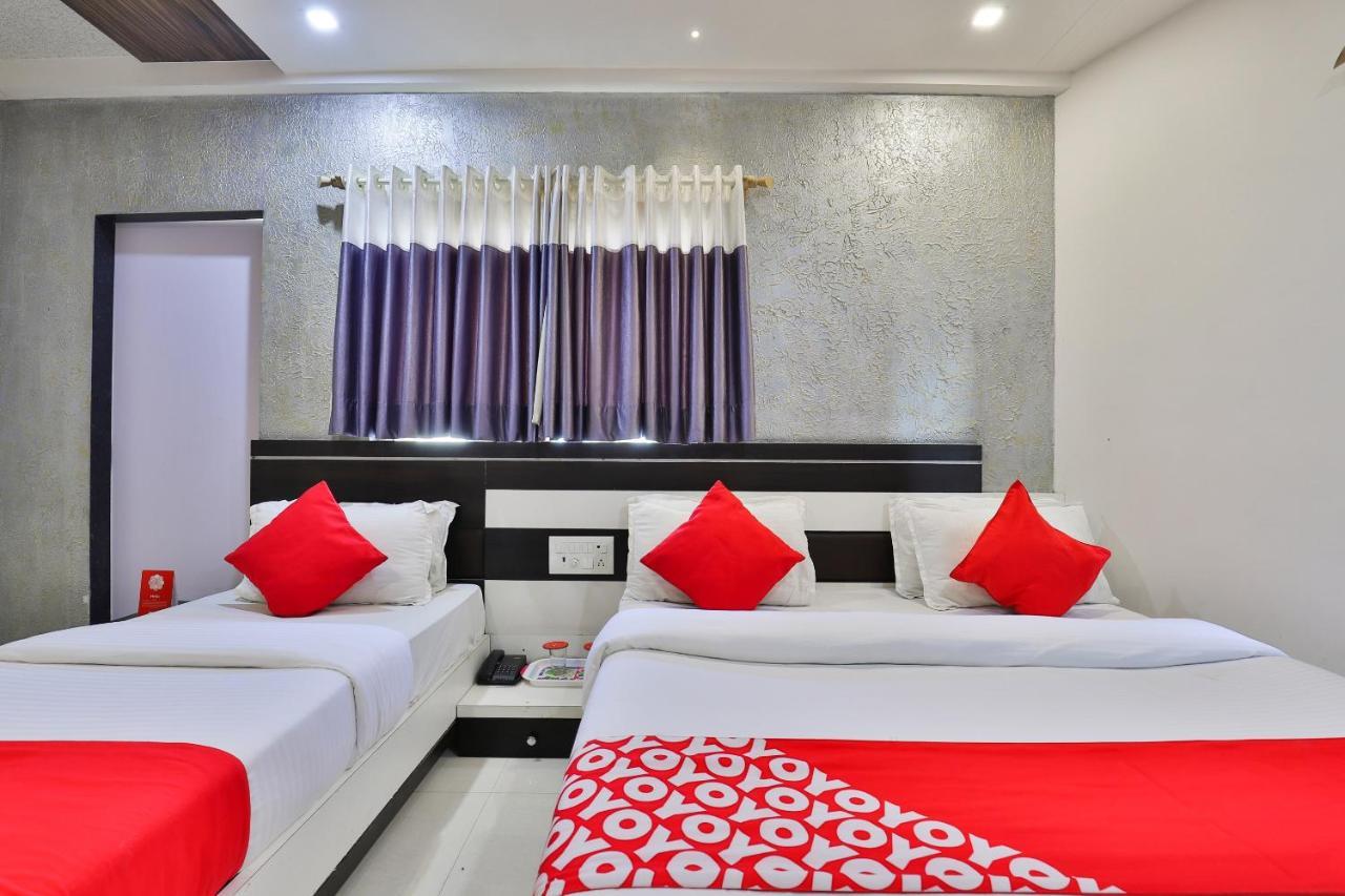 Oyo 18807 Vrajbhoomi Hotel Somnath Ngoại thất bức ảnh