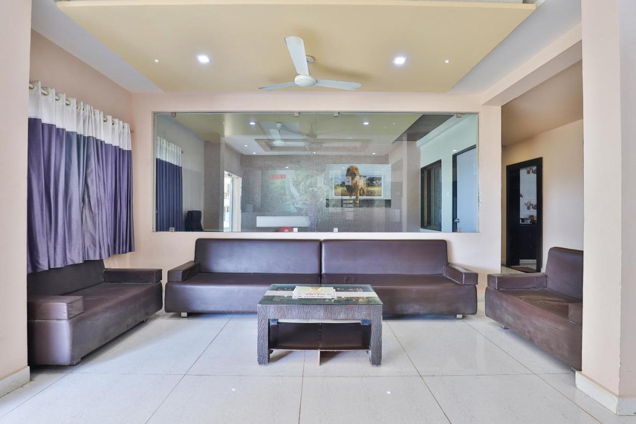 Oyo 18807 Vrajbhoomi Hotel Somnath Ngoại thất bức ảnh
