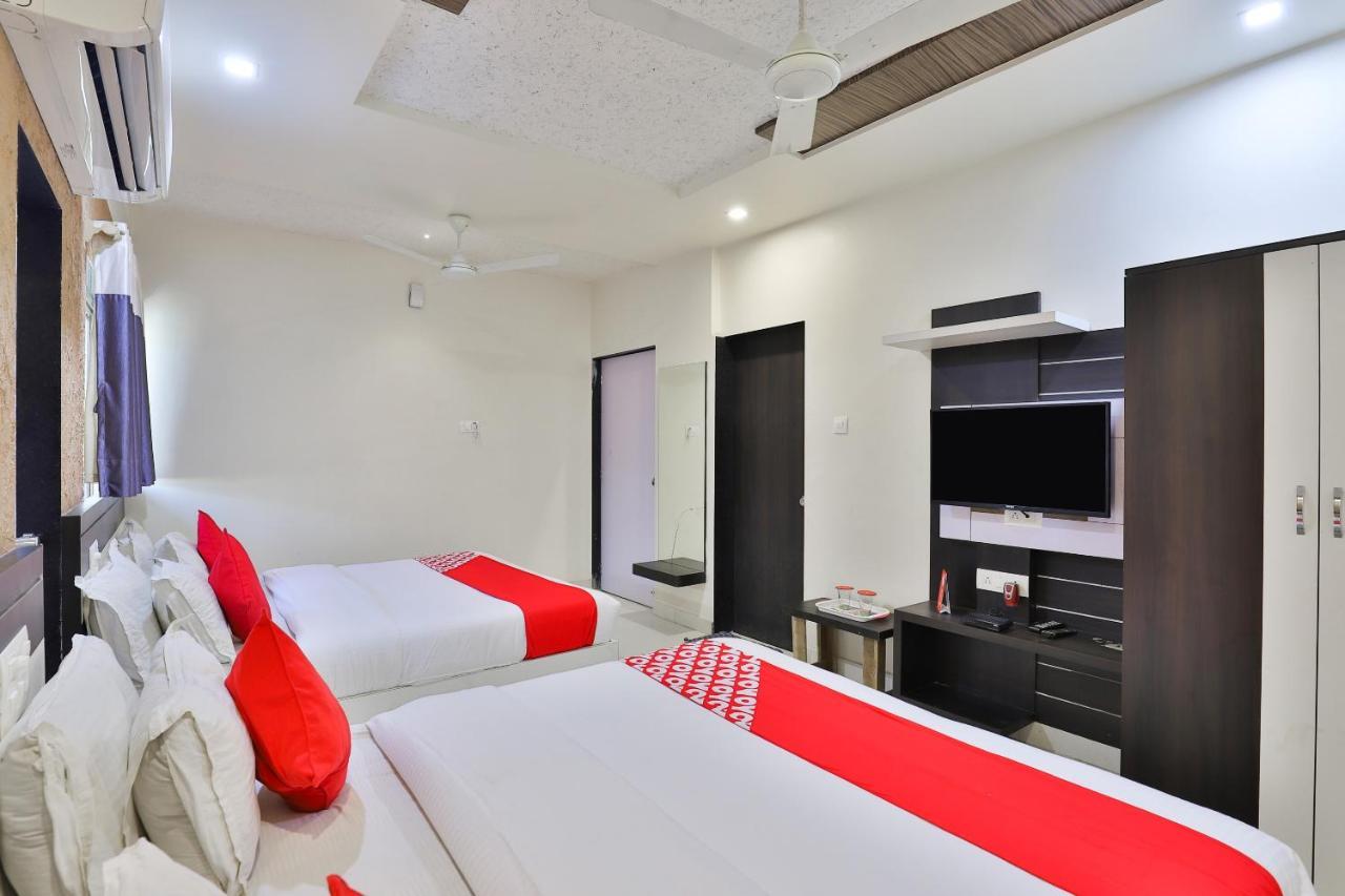 Oyo 18807 Vrajbhoomi Hotel Somnath Ngoại thất bức ảnh